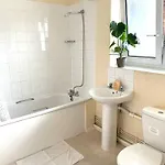 A Cosy Chic Flat In Clapton